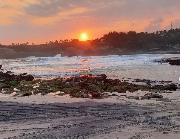 Jelang Senja di Pantai Klayar Pacitan