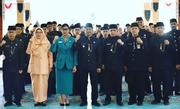 Bupati Indrata Nur Bayuaji; Lantik 6 Pejabat JPTP,  30 Pejabat Administrator dan Pejabat Pengawas Pemkab Pacitan