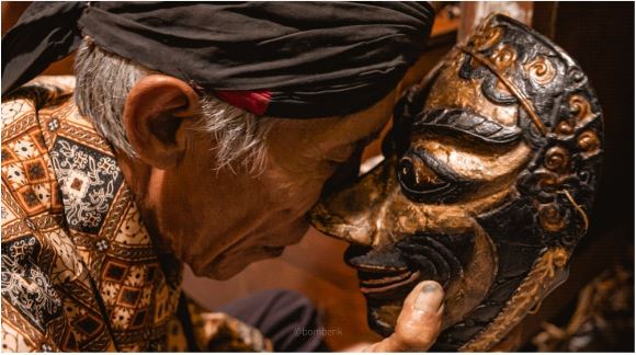 Topeng Jatiduwur: Kisah Mistis dalam Goyangan Budaya Jombang