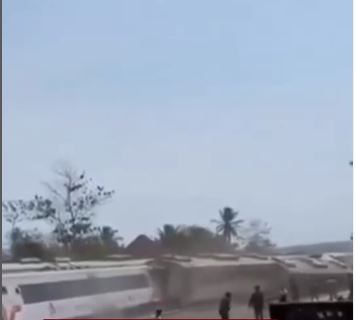 Kereta Api Argo Semeru Bandung-Gubeng (Surabaya) dari Arah Yogyakarta Anjlok