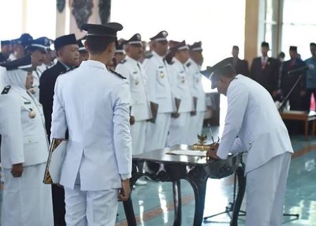 Pesan Inspiratif Bupati Pacitan Saat Melantik 21 Kades Terpilih: Menatap Masa Depan yang Cerah