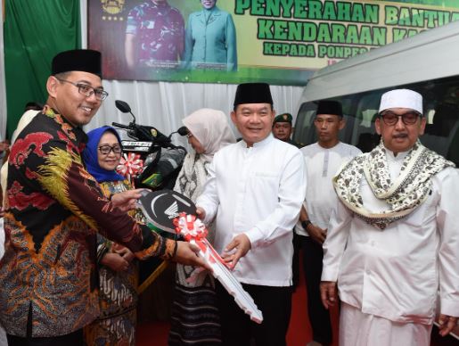 Kasad Peduli Pendidikan Santri:  Bantu Kendaraan Operasional 2 Ponpes di Jawa Timur