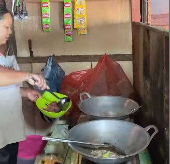 Warung Bu Wati di Pantai Sadeng, Gunungkidul: Pengalaman Memilih dan Menikmati Hidangan Laut Segar