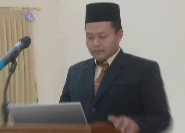 Dr. Hasan Khalawi, M.Pd Sukses Pertahankan Disertasi di Unida Gontor