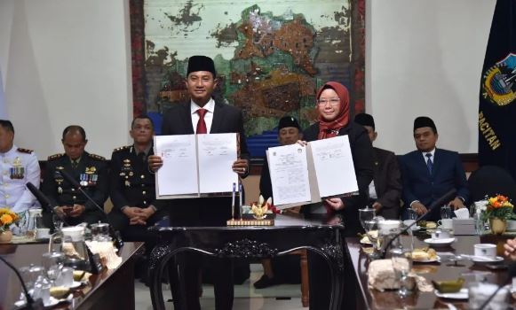 Penandatanganan Naskah Perjanjian Hibah Daerah  Antara Pemkab,  KPU dan Bawaslu  Pacitan