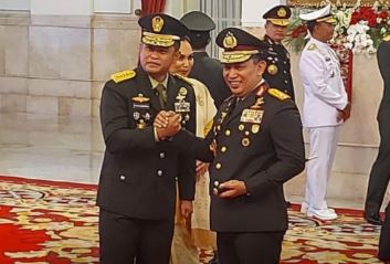 Presiden Jokowi Melantik  Letjen Maruli Simanjuntak  sebagai Kepala Staf Angkatan Darat