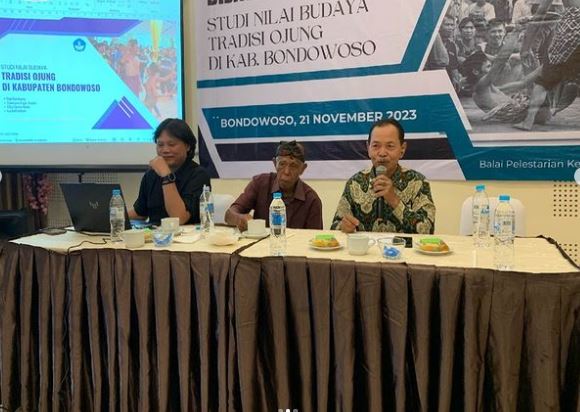 Diskusi Studi Nilai Budaya Tradisi Ojung: Menelusuri Kearifan Lokal dan Peranannya dalam Identitas  Bondowoso