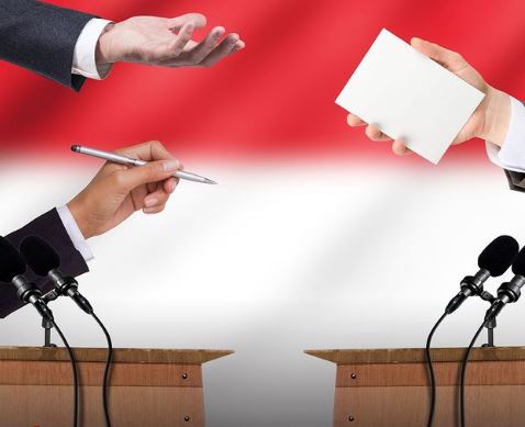 KPU,  Memberikan Ijin Cawapres Membawa Alat Tulis saat Debat Pilpres 2024