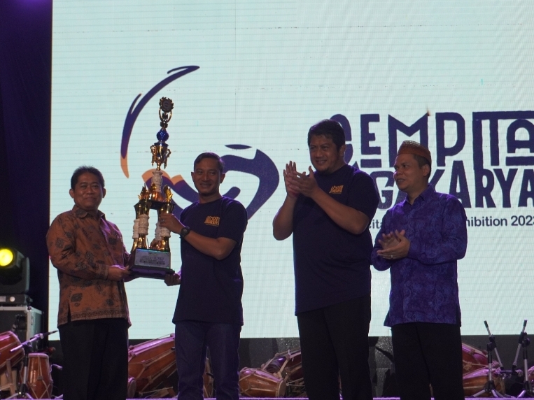 SMAN 1 Pacitan Raih Juara Umum ASE#1