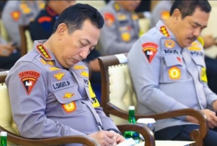 Momen Kapolri Sibuk Mencatat Saat Terima Masukan Hingga Kritik Pedas,4 Rilis Akhir Tahun Polri 2023