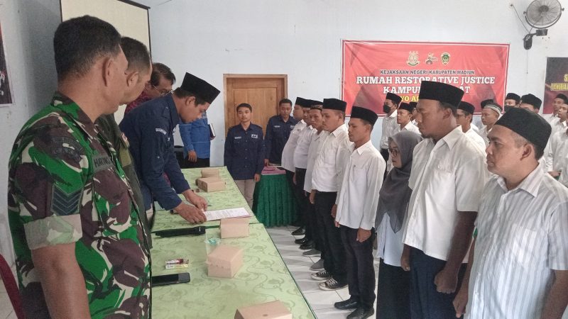 84 KPPS Desa  Nglandung  Resmi  Dilantik dan Diambil Sumpah,  Kawal Pemilu 2024 Demokratis