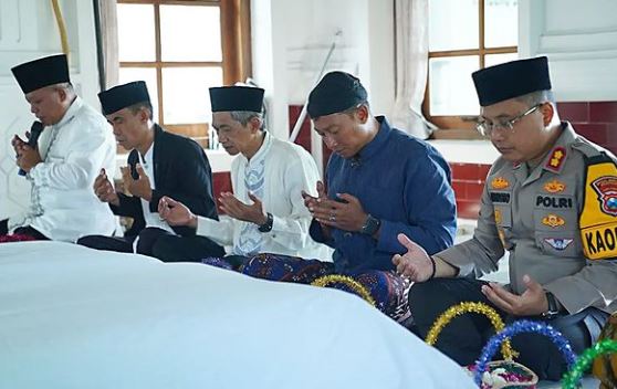 Rangkaian Hari Jadi Pacitan ke-279, Pemkab Pacitan  Ziarah ke Makam Para Pendiri Pacitan