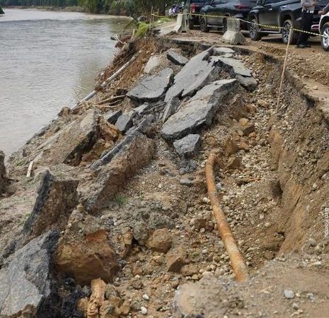Menteri Basuki Tinjau Banjir di Sumatera Barat, Targetkan Dua Minggu Penanganan Tuntas
