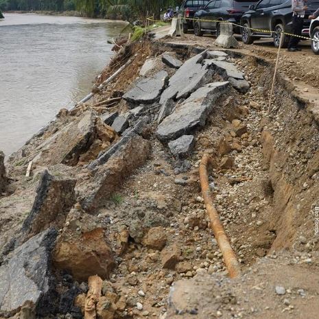Menteri Basuki Tinjau Banjir di Sumatera Barat, Targetkan Dua Minggu Penanganan Tuntas