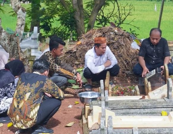 Tradisi Nyadran:  Ziarah Kubur  dan  Menguatkan Spiritualitas di STKIP PGRI Pacitan