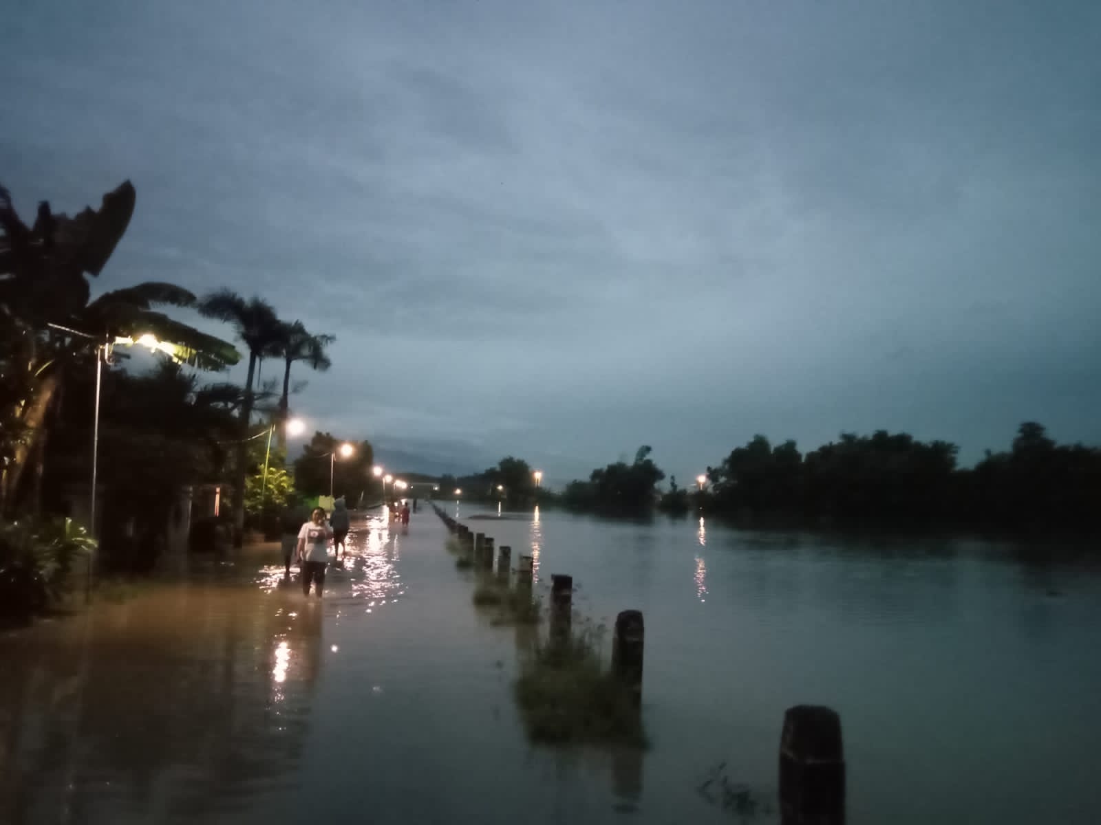 Kabupaten Madiun, Jatim  Dikepung Banjir