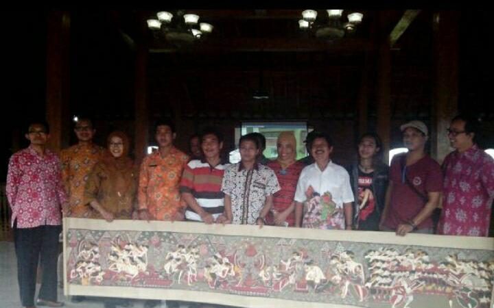 Revitalisasi Seni Wayang Beber Karangtalun: Peran Tri Hartanto dalam Kegiatan Bersama Dinas Pendidikan dan Seniman Pacitan