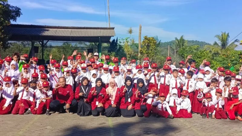 Bulan Pertama Kampus Mengajar 7 di SDN  2 Losari, Pacitan