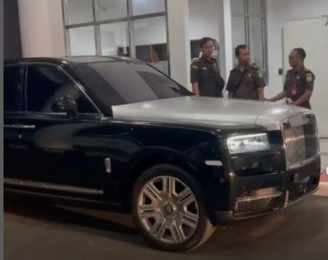 Kejaksaan Agung Ambil Alih Dua Mobil Mewah  Harvey Moeis