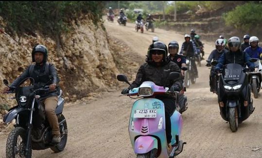Bupati Gelar Touring Jelajah Bumi Pacitan Bersama Milenial