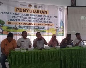 Kades Eko Haryono Bersama Tim