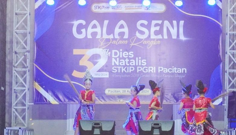 Unjuk Karya Tari Ukari di Gala Seni Dies Natalies ke-32 STKIP PGRI Pacitan