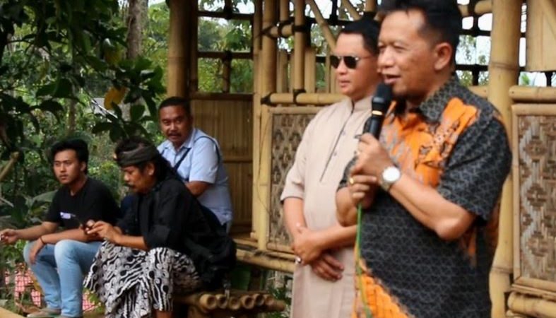 Kunjungan Ronny Wahyono dan Wahyu Saptono Hadi ke Madrasah Nurul Huda: Wujud Kepedulian pada Pendidikan Informal