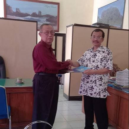 Saptanto Hari Wibawa Dilantik sebagai Plt. Ketua STKIP PGRI Pacitan