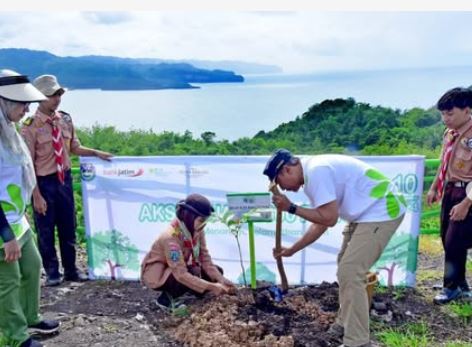 Pacitan Berkontribusi untuk Paru-Paru Dunia Melalui Penanaman 1000 Pohon