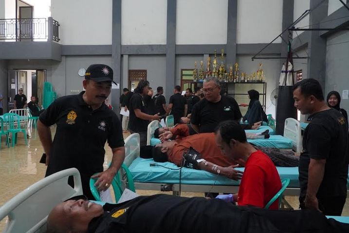 Ratusan Pesilat PSHT Cabang Ponorogo Ikuti Donor Darah Jelang BRB 2024