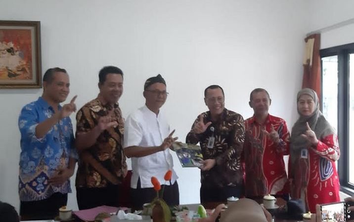 Studi Banding Dinas Perpustakaan Gunung Kidul ke Pacitan: Inspirasi dari Ensiklopedia Situs Pacitan