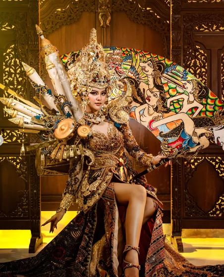 “Sekartaji Lakon”, Wayang Beber Pacitan Memukau di Ajang Puteri Indonesia Jawa Timur 2025