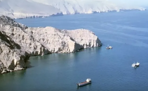 Parlemen Iran Setujui Penutupan Selat Hormuz di Tengah Ketegangan dengan AS, Perdagangan Minyak Global Terancam