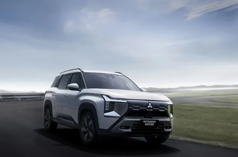 Mitsubishi Luncurkan SUV Tiga Baris “Destinator” di Indonesia, Siap Ramaikan Pasar Global