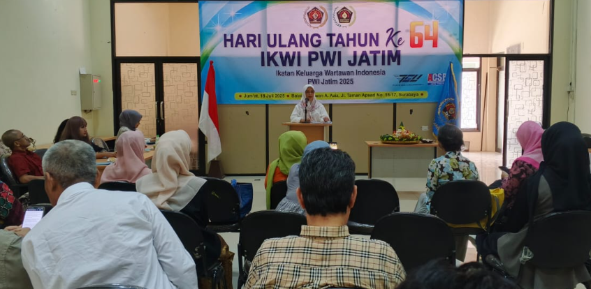 Hadiri Acara HUT ke-64 IKWI PWI Jatim, Lia Istifhamah: Jaga Modal Sosial dan Solidaritas