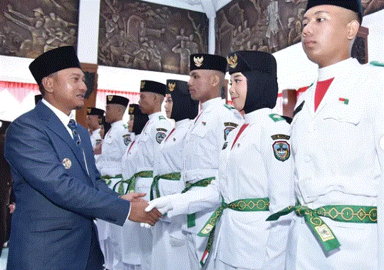 Dikukuhkan Bupati Pacitan, Paskibraka Resmi Menjadi Duta Pancasila