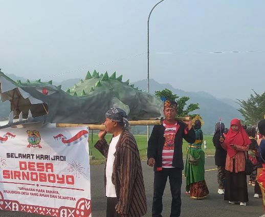 280 Tahun Desa Sirnoboyo: Pawai Budaya Warnai Peringatan HUT RI