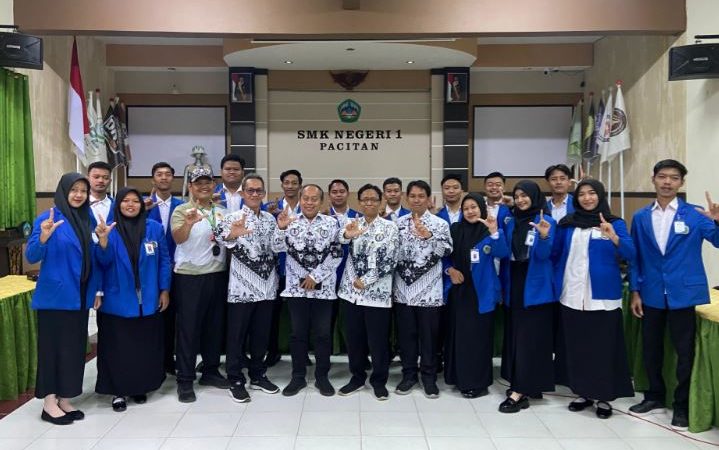15 Mahasiswa Magang Kependidikan STKIP PGRI Pacitan Mulai Bertugas di SMKN 1 Pacitan