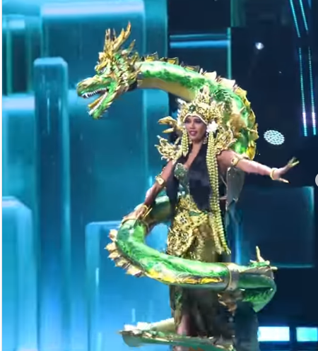 Vina Anggi Sitorus Memukau Dunia di Miss Grand International 2025 dengan Kostum Nasional “Nyi Roro Kidul”
