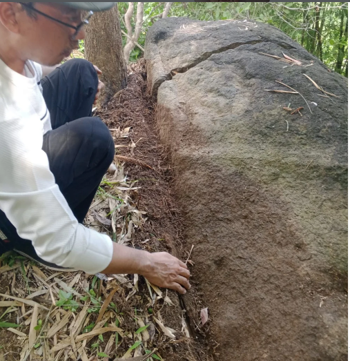 Tapak di Batu Hitam: Misteri “Situs Bimo” di Pacitan yang Terancam Musnah