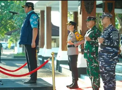 Wabup Pacitan Pimpin Apel Operasi Ketupat 2026, 690 Botol Miras Dimusnahkan