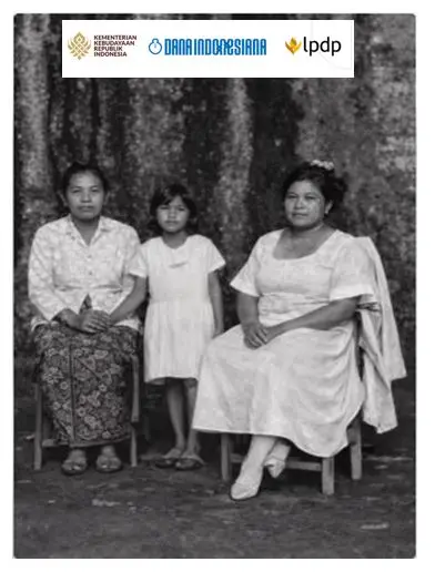 Kesederhanaan yang Anggun: Perempuan Pacitan di Latar Alam Gua Tabuhan