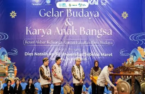 [VIDEO] Prof. (Hon.) Dr. H. Fadli Zon, S.S., M.Sc., Membuka Gelar Budaya & Karya Anak Bangsa FIB UNS