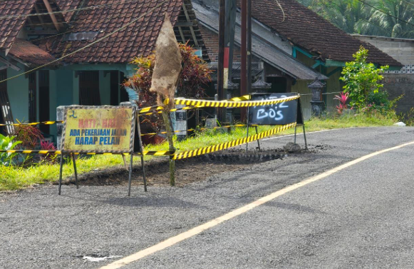 Pemerintah  Provinsi Jatim Perbaiki Jalan Pacitan–Kebonagung, Tekan Risiko Kecelakaan