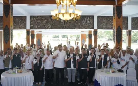 Bulog Salurkan Modal Usaha RPK untuk 30 UMK Pacitan, Dorong Penguatan Ekonomi Kerakyatan