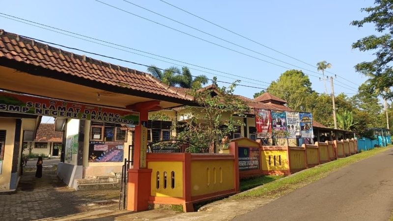 Menanam Nilai, Menuai Perubahan: Transformasi SMP Negeri 3 Kalipuro, Banyuwangi