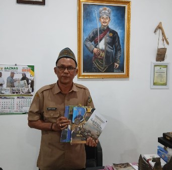 Kadinas Perpustakaan dan Kearsipan Pacitan Kirim Ensiklopedia Situs Pacitan ke Kota Ternate