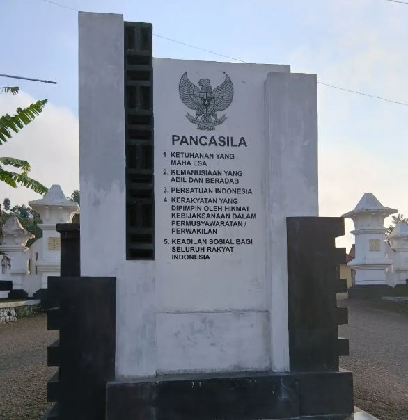 Tugu Pancasila Punung: Jejak Ideologi Negara di Jantung Kota Punung (Dana Indonesiana 2025)