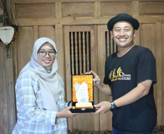 Kertas Daluang: Warisan Teknologi Tradisional Nusantara yang Tahan Zaman