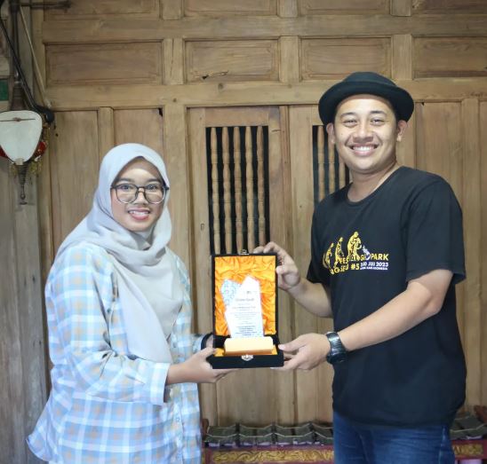 Kertas Daluang: Warisan Teknologi Tradisional Nusantara yang Tahan Zaman